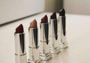 apply lipstick tutorial